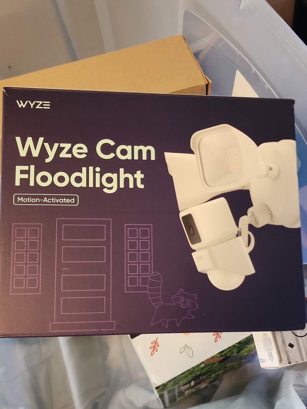 Wyze Floodlight Camera - White and Purple Box Packaging